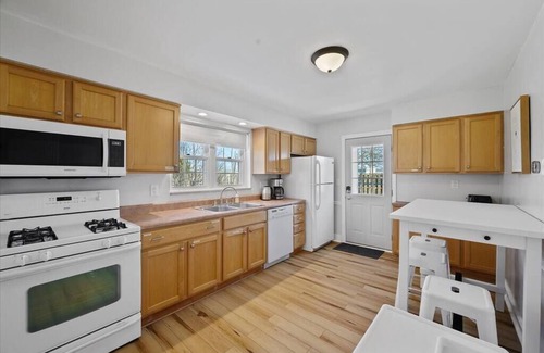 Wexford House | Stylish & Modern 4 Bedroom House in Wexford/Pittsburgh with Game Room
