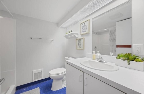 Wexford House | Stylish & Modern 4 Bedroom House in Wexford/Pittsburgh with Game Room