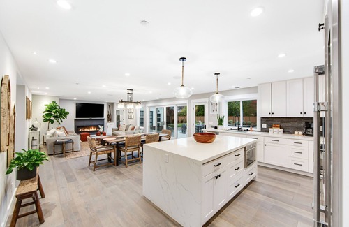 Windsor House | Stylish Modern Farmhouse with Private Pool, Outdoor Kitchen, Game Room & WiFi