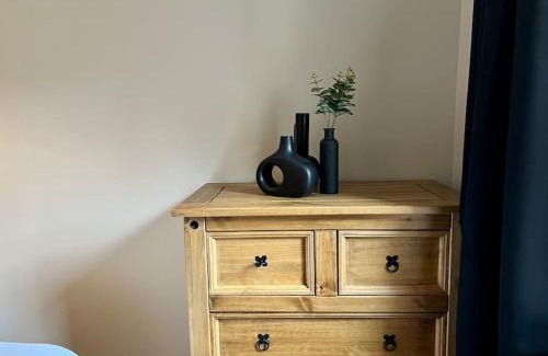 Dundee Apartment | Stylish, Modern Home in Central Dundee Sleeps 4