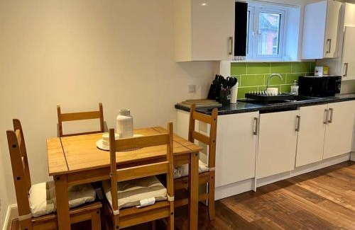 Dundee Apartment | Stylish, Modern Home in Central Dundee Sleeps 4