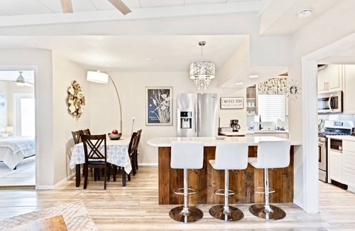 Chino Canyon Apartment | Stylish & Modern Palm Springs Getaway by Downtown!