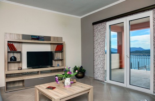 Perigiali Villa | Stylish Modern villa, private pool Ionian seaview, Walking distance to the beach