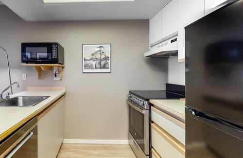 Upper Village Condo | Stylish mountain escape with easy ski access, pool, hot tub & WiFi