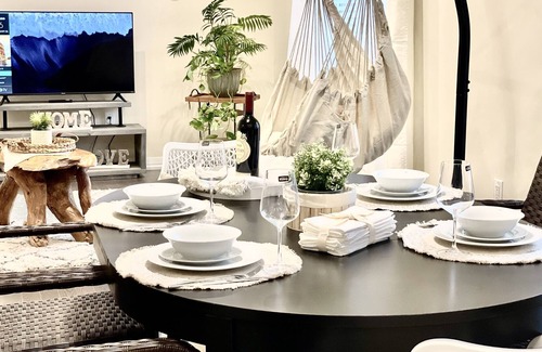 Lafontaine House | Stylish New Bungalow