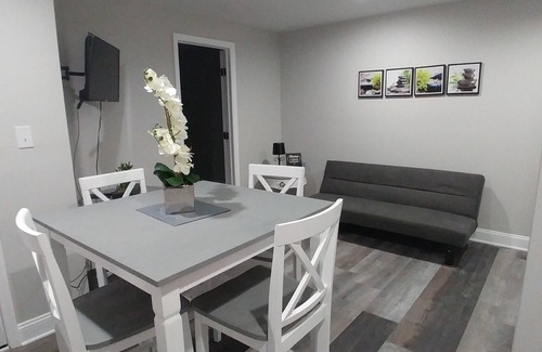 Frankford Apartment | Stylish Newly renovated * Private Aptarment* 1BR