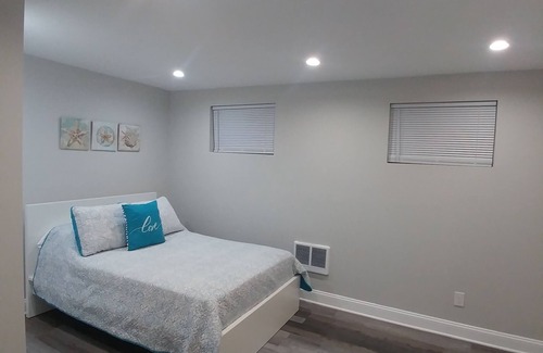 Frankford Apartment | Stylish Newly renovated * Private Aptarment* 1BR