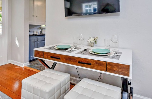 North End Cottage | Stylish North End Cottage in a Prime Location