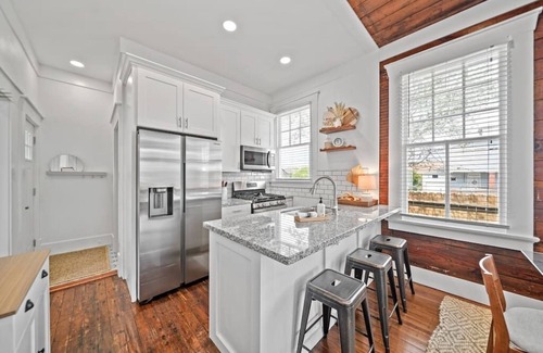 Galveston House | Stylish Oasis ~ Heated Pool ~ 2 Blocks to Beach ~ Full Guesthouse