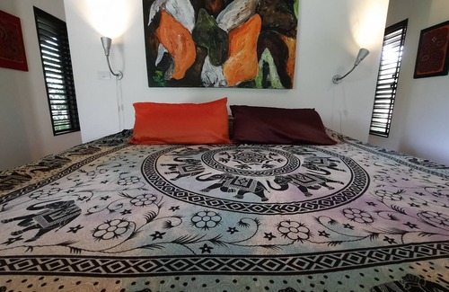 Ballena House | Stylish Open Living, Garden Bathroom & Pool for Honeymooner and Nature Lovers