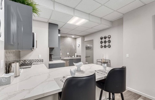 Fountain Hills Condo | Stylish & Prestigious 2 Bed 2 Bath-On The Avenue