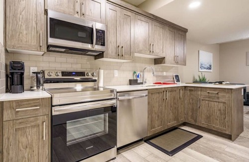Sage Hill House | Stylish & Private 2 bedroom guest unit.