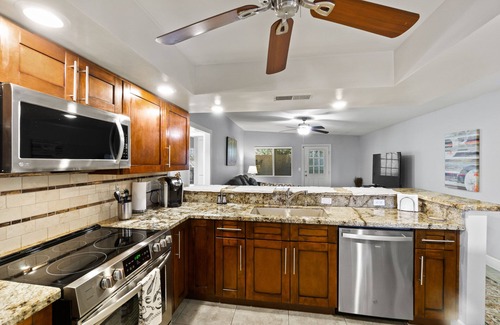 Alhambra House | Stylish, quiet 2-bedroom in Central Phoenix GCU