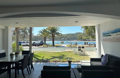 Palm Beach Apartment | Stylish refurbished unit on Tallebudgera Creek