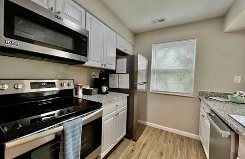 Middletown Apartment | Stylish remodeled space Middletown Free Laundry
