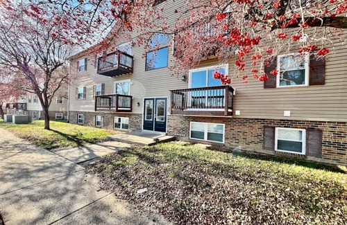 Middletown Apartment | Stylish remodeled space Middletown Free Laundry