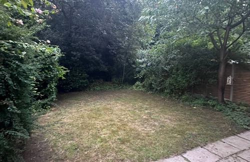 London Borough of Bromley House | Stylish, Renovated Chislehurst Retreat – Walk to Station, Pubs & More!