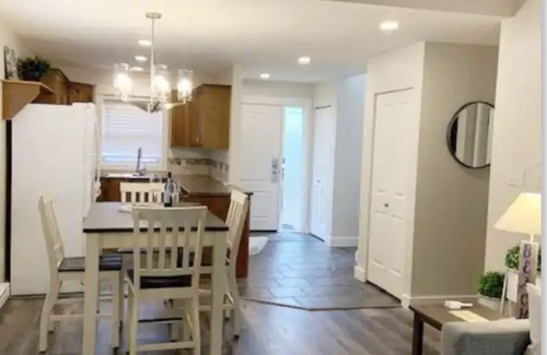 Regional District of Nanaimo Villa | Stylish resort villa close to on-site pool & hot-tub & short walk to beach