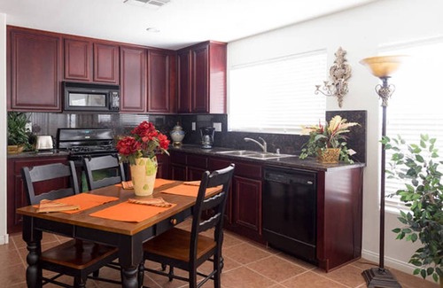 Enterprise House | Stylish retreat, entire 3 bdrm home, 10 mins from the Strip