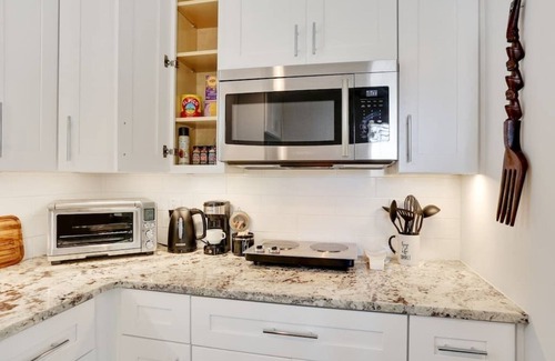 Cabbagetown House | Stylish Sanctuary | Tiny Luxury in a Hip Area