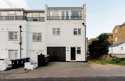 Birchington House | Stylish seaside house, 2 min walk from beach | Pass the Keys