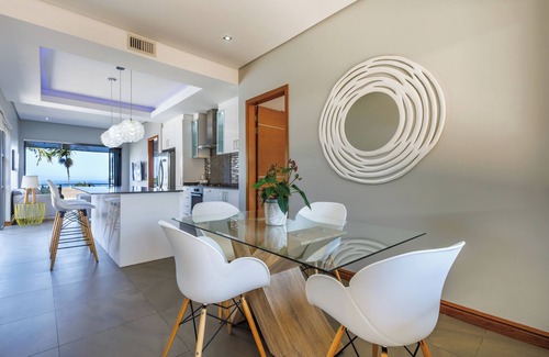 Shaka's Rock Apartment | Stylish Seaside Escape | Private Pool & Braai