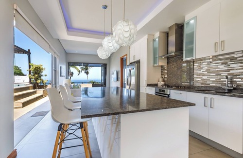 Shaka's Rock Apartment | Stylish Seaside Escape | Private Pool & Braai