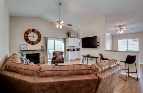 Sunset Ridge House | Stylish Single Family Home, Short Walk to Kierland, Private Pool, 5Bed