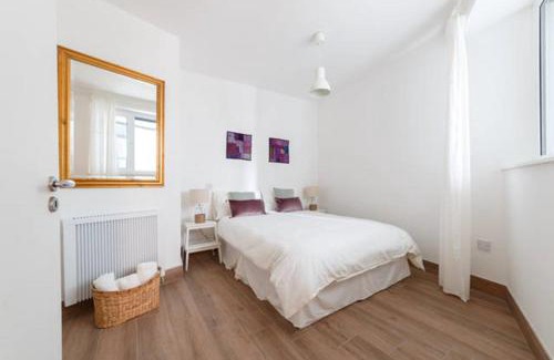 Temple Bar Apartment | Stylish Soundproof Temple Bar Square