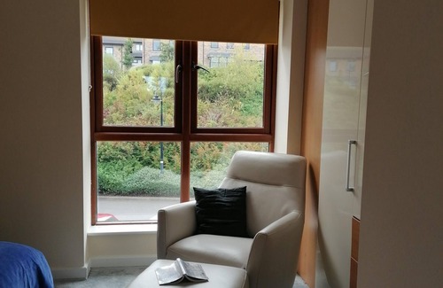 Malahide House | Stylish, spacious, 2 bed Malahide apartment with sea view from bedroom