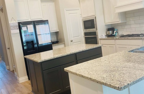 Rose Hill House | Stylish & Spacious – The Perfect Spot for Your Group Getaway!