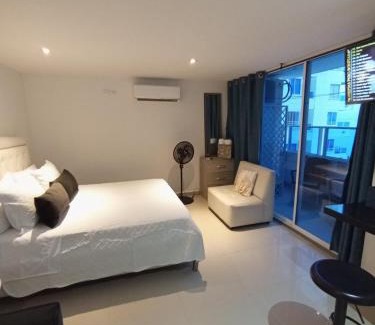El Laguito Apartment | Stylish Studio with Sea View Balcony