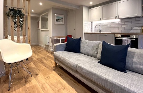 Clifton Apartment | Stylish Studio Apartment in Clifton Village