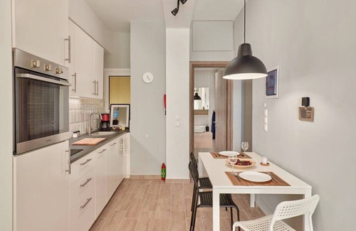 Piraeus Apartment | Stylish Studio Apartment Near Marina Zea