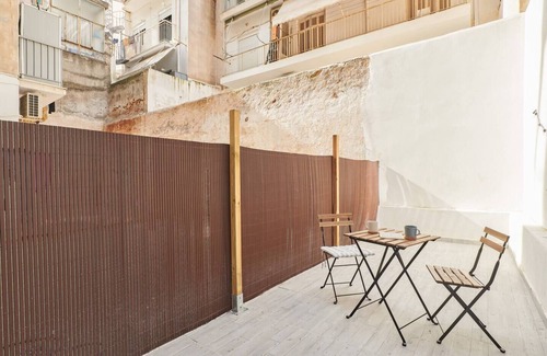 Piraeus Apartment | Stylish Studio Apartment Near Marina Zea