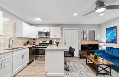 Clarksville Apartment | Stylish Studio | Downtown | Evonify 4373