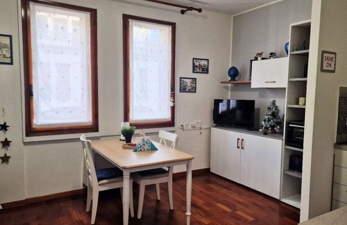 Padova Apartment | Stylish studio near University of Padua, second floor with elevator and climate