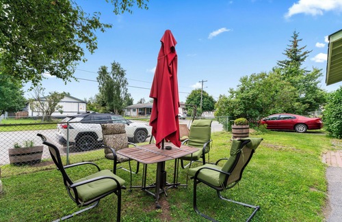 Airport Heights Community Council Apartment | Stylish Studio Suite Near Downtown Anchorage - Explore Alaska's Beauty with Ease
