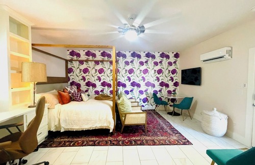 Round Top House | Stylish studio with electric car port and kitchenette 2 miles from the square!
