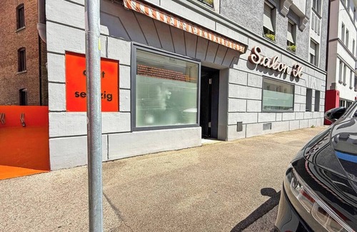 Gansheide Apartment | Stylish Stuttgart Stay – 11 Pax, Stilvoller Stuttgart Aufenthalt für 11 Pers