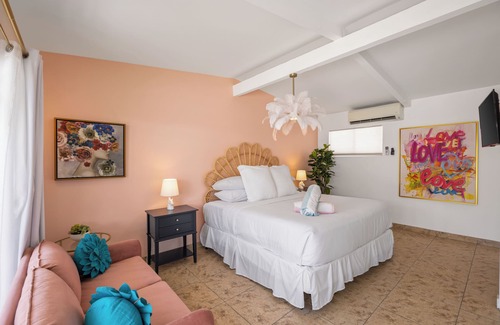 Warm Sands Hotel | Stylish Suite| Shared BBQ Grill & Sun Loungers-1BR | Suite 5!