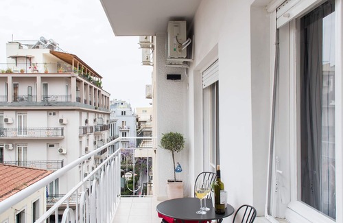 Monastiraki Apartment | Stylish Syntagma Apt-Walk To Everywhere