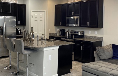Riverview House | Stylish Townhome With Pond View