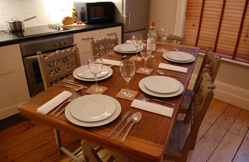 St Leonards-On-Sea Apartment | Stylish two bedroom appartment on 2 floors - Central location near the beach!