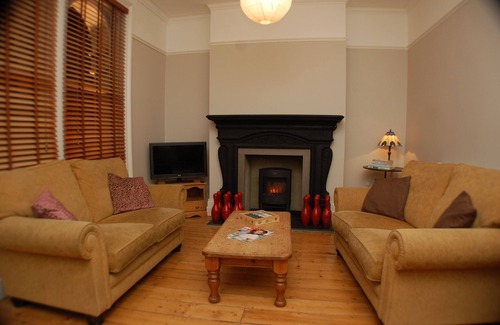 St Leonards-On-Sea Apartment | Stylish two bedroom appartment on 2 floors - Central location near the beach!