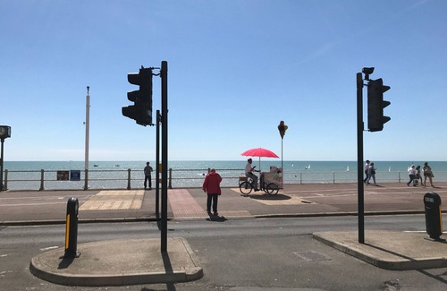 St Leonards-On-Sea Apartment | Stylish two bedroom appartment on 2 floors - Central location near the beach!