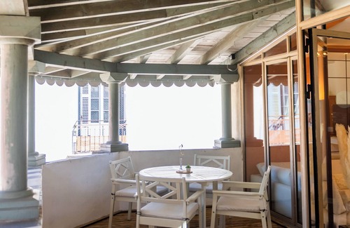 Bastide Saint-Louis Apartment | Stylish two bedroom apartment with outdoor space and A/C in Carcassonne centre