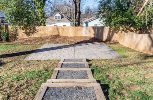 Villa Heights Apartment | Stylish Uptown 2BR & 1.5 Bath Getaway, by Mansion