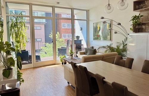 Altstadt Apartment | Stylish Urban Apartment in the Heart of the HafenCity
