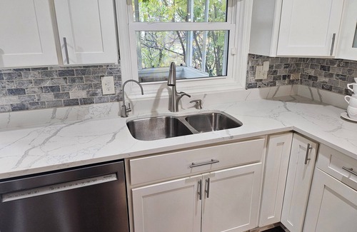 West Seventh House | Stylish Urban Escape. Minutes To Downtown St. Paul, Mall of America and MSP